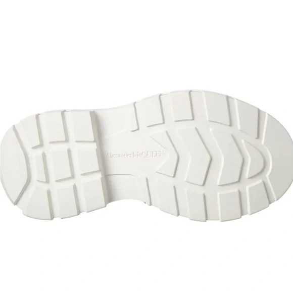 Alexander McQueen
Tread Slick Canvas Sneaker, Size 37.5, made in Italy - Picture 4 of 9